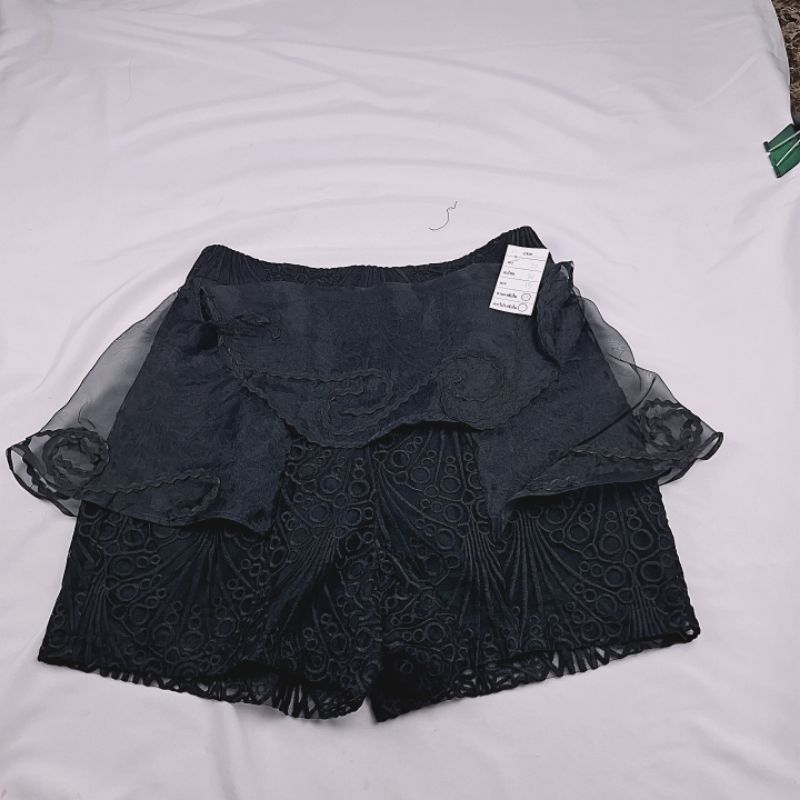 U919 กระโปรงแฟชั่น กระโปรงสั้น  มือสอง รายละเอียดตามรูปนะค่ะ