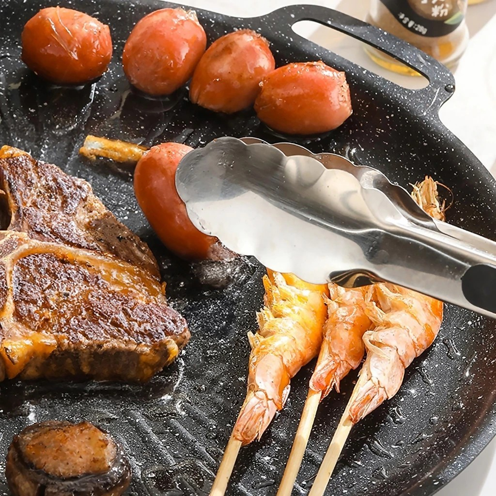 กระทะปิ้งย่างเกาหลี กระทะทรงแบน ถาดปิ้งย่าง เคลือบ non-stick ไม่ติดกระทะ ขนาด 30/32/34CM ใช้ได้กับเตาทุกชนิด พร้อมส่งTH ราคา ถูกที่สุด ดีลบีเคเค แกลเลอรีภาพที่ 2