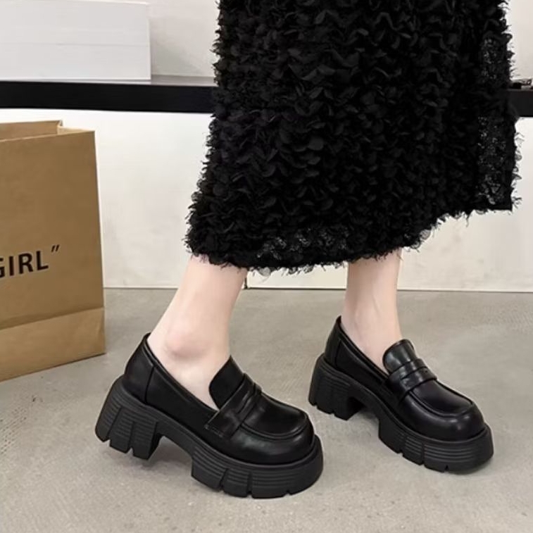 OhBlablaShoes  *NEW*  พร้อมส่ง รองเท้าคัชชู หุ้มส้น  (สูง6.5cm.)(sz.35-40) สีดำ