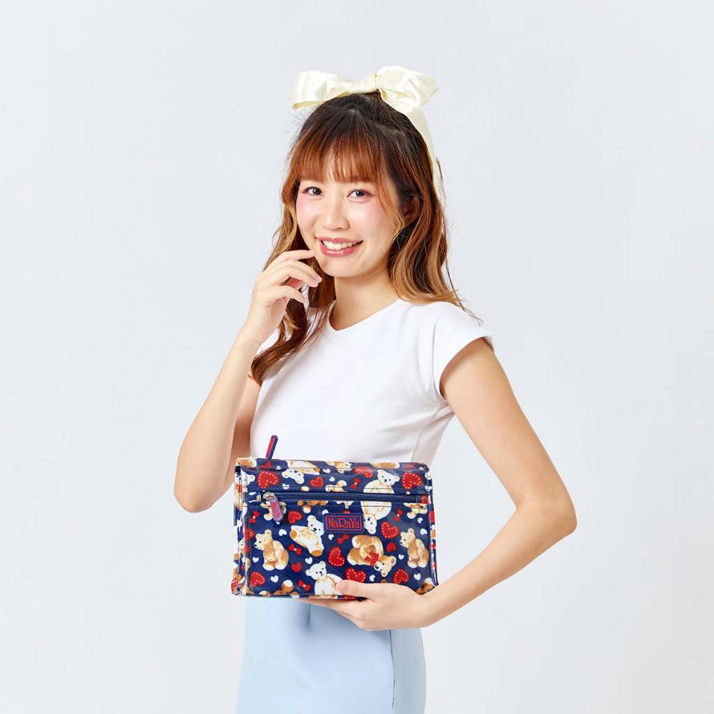 NaRaYa กระเป๋าเครื่องสำอาง เคลือบพีวีซี ทรงบาง Size M