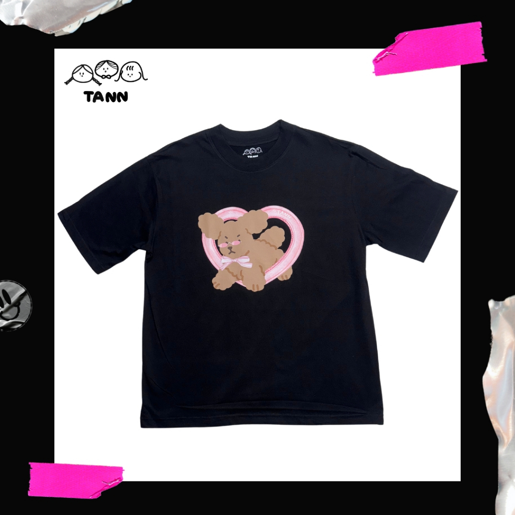 TANN เสื้อยืด Oversize แขนสั้น Unisex - ลายน้องหมาคิ้วตี้