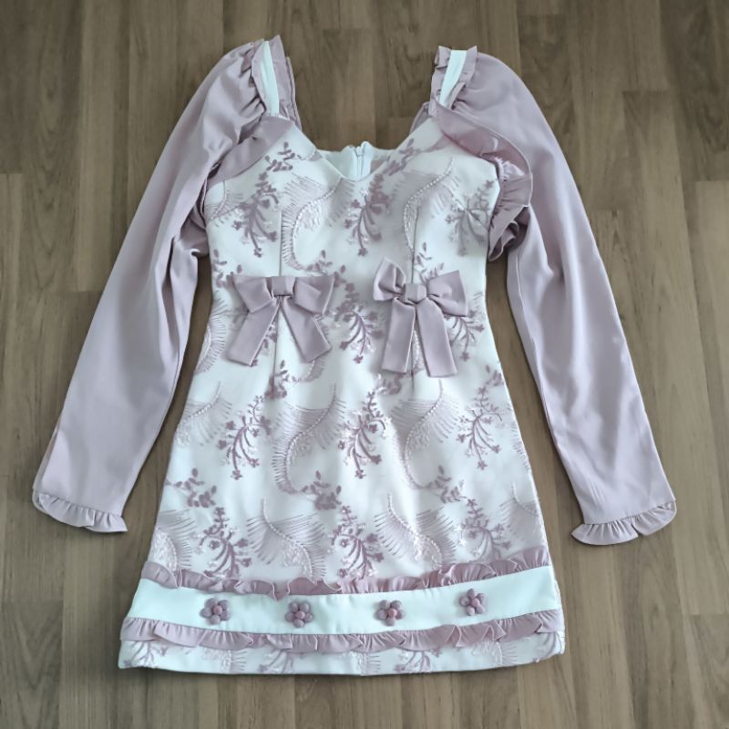 เดรส ขาว ชมพู สั้น ใส่ทำงาน Maria diamond sz.m ยาว32 มือสอง