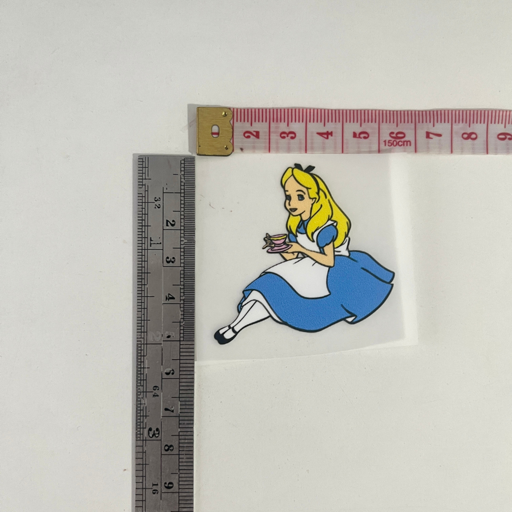 ตัวรีดติดเสื้อ ลายการ์ตูน Alice  น่ารักๆ  Vol.1 รีดติดได้ทุกเนื้อผ้า ใช้งานง่าย ติดกระเป๋า ติดเสื้อ ติดหมวก ราคา ถูกที่สุด ดีลบีเคเค แกลเลอรีภาพที่ 2