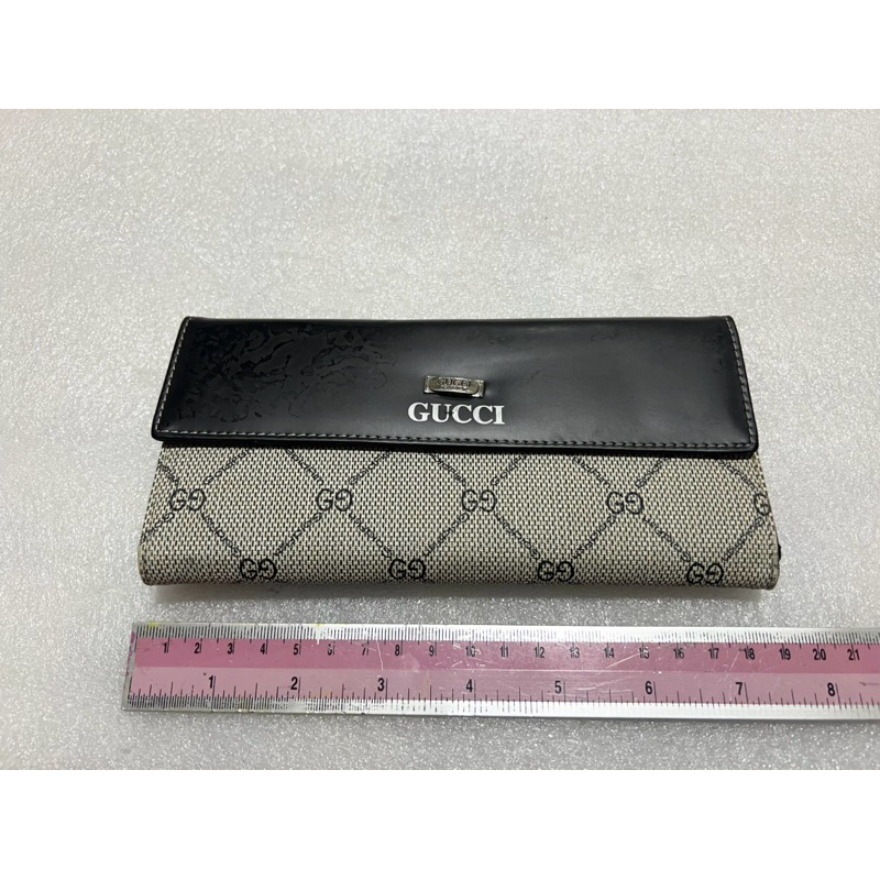 กระเป๋าตังค์ไปมือสอง Gucci