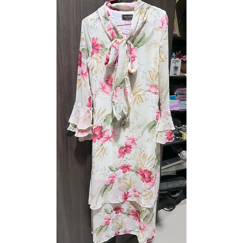 ส่งเดรสป้ายVegus Luxuryเดรสยาวลายดอกไม้มีระบาย