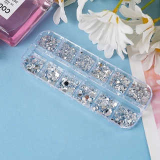 เพชรติดเล็บ มุกครึ่งซีก โลหะ กลิสเตอร์ คละแบบ สีเงิน คละสี (1ตลับ/12ช่อง)