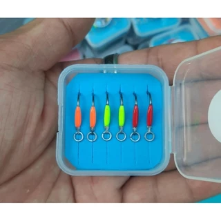 เบ็ดsingle hook แบบคละสีด้าย1กล่อง3คู่