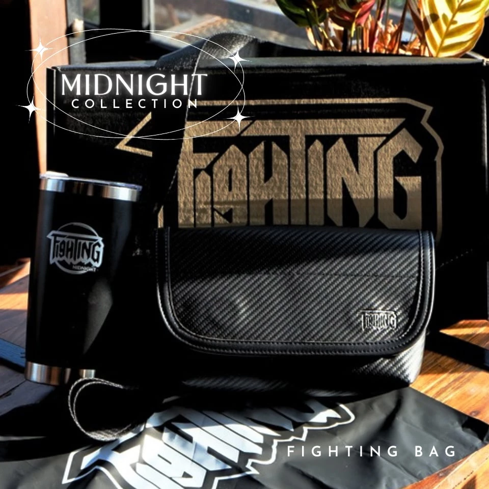 [ FIGHTING ] MIDNIGHT กระเป๋าสะพายข้าง 9" หนังหุ้มคาร์บอน 3D ( แม่เหล็ก )