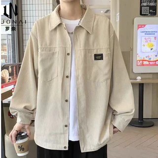 🔥HOT🔥เสื้อเชิ้ตผู้ชา เสื้อเชิ้ตแขนยาว ผ้าลูกฟูก ดีไซน์ปกเสื้อแบบพับ ทรงหลวม ย้อนยุค รุ่นผ้าไม่หนา น้ำหนักเบา ใส่ได้หญิงช