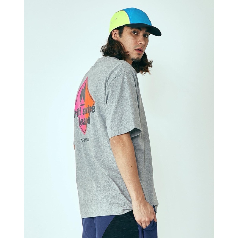 Carnival Swipe Tee เทา