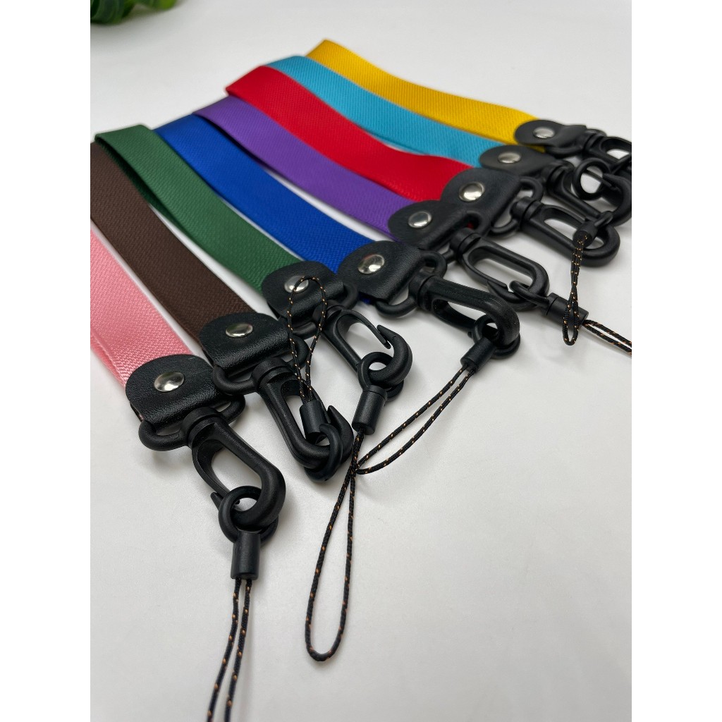 เชือกคล้องโทรศัพท์มือถือสีทึบ แฟลชไดรฟ์ USB คีย์ และอุปกรณ์พวงกุญแจอื่น ๆ