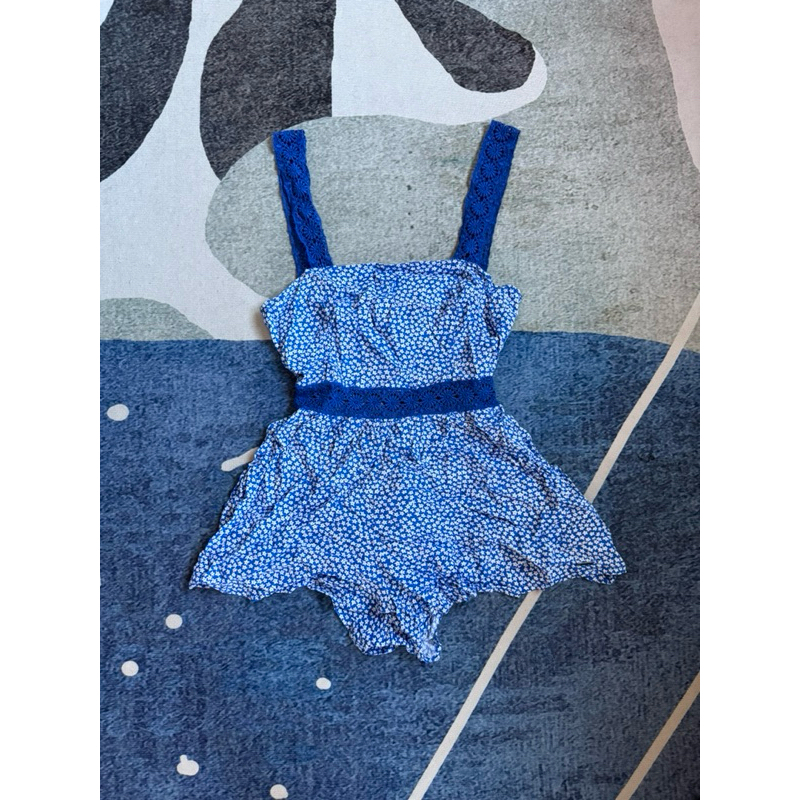 Hollister จั๊มสูทผูกหลัง