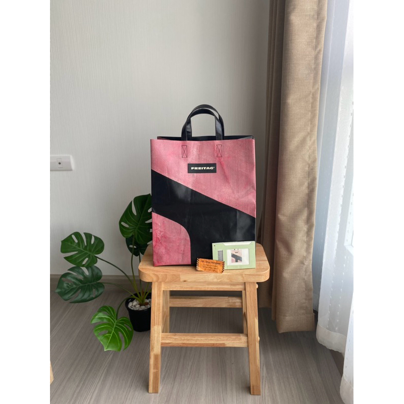 Freitag Miami แท้ Blackpink