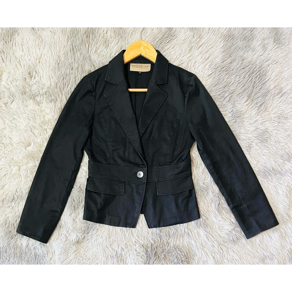 อก 32 สูทมือสอง Blazer ผู้หญิงสีดำ ทรงเบสิค  *S118