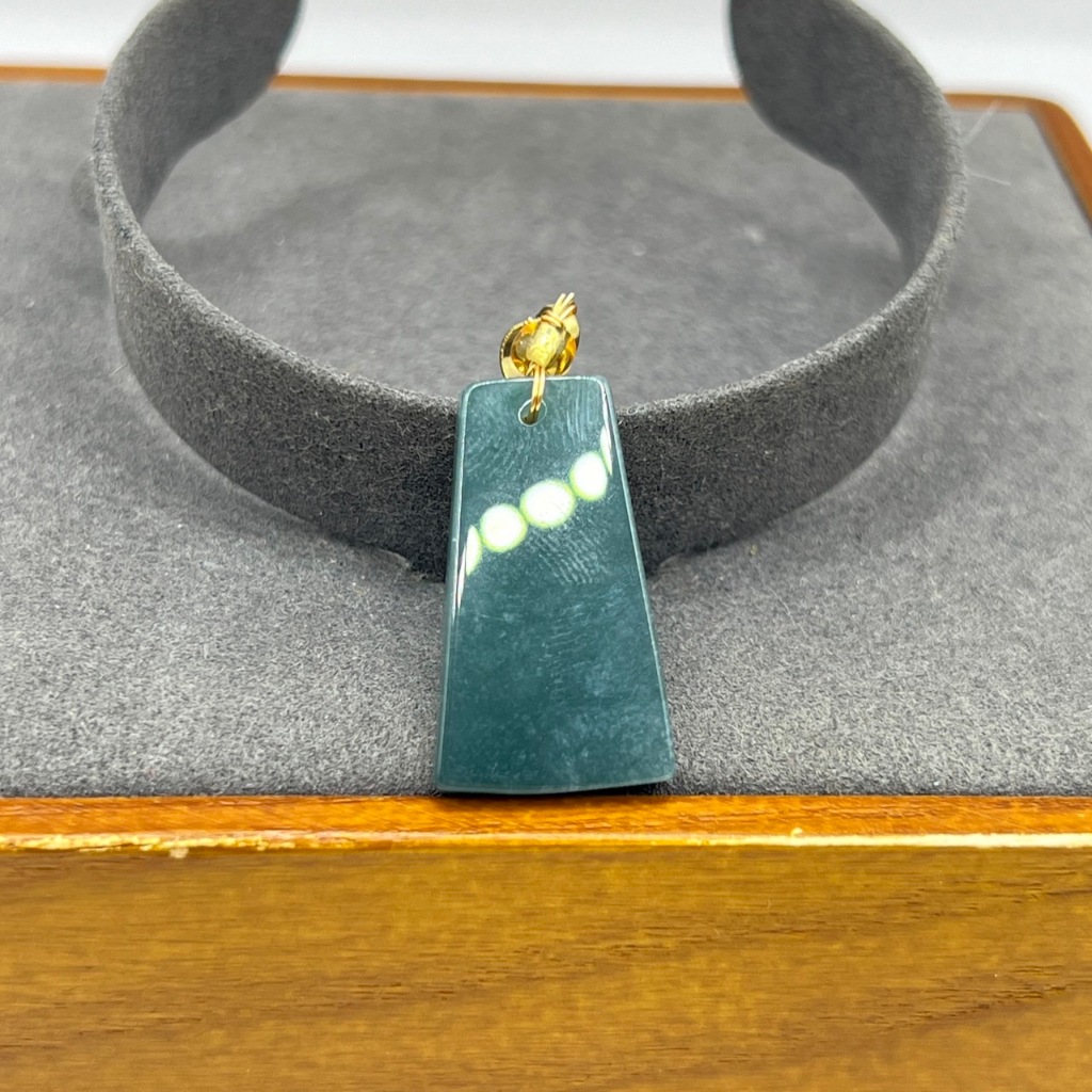 จี้หยก แบบเรียบ หรู มินิมอล D08