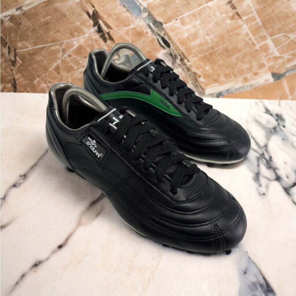 DUM 832 ดำ-เขียว รองเท้าฟุตบอล