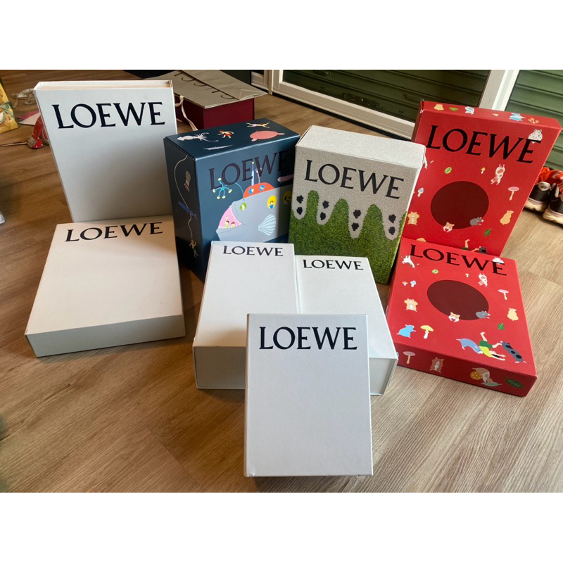 กล่อง loewe ใส่กระเป๋า รองเท้าแท้