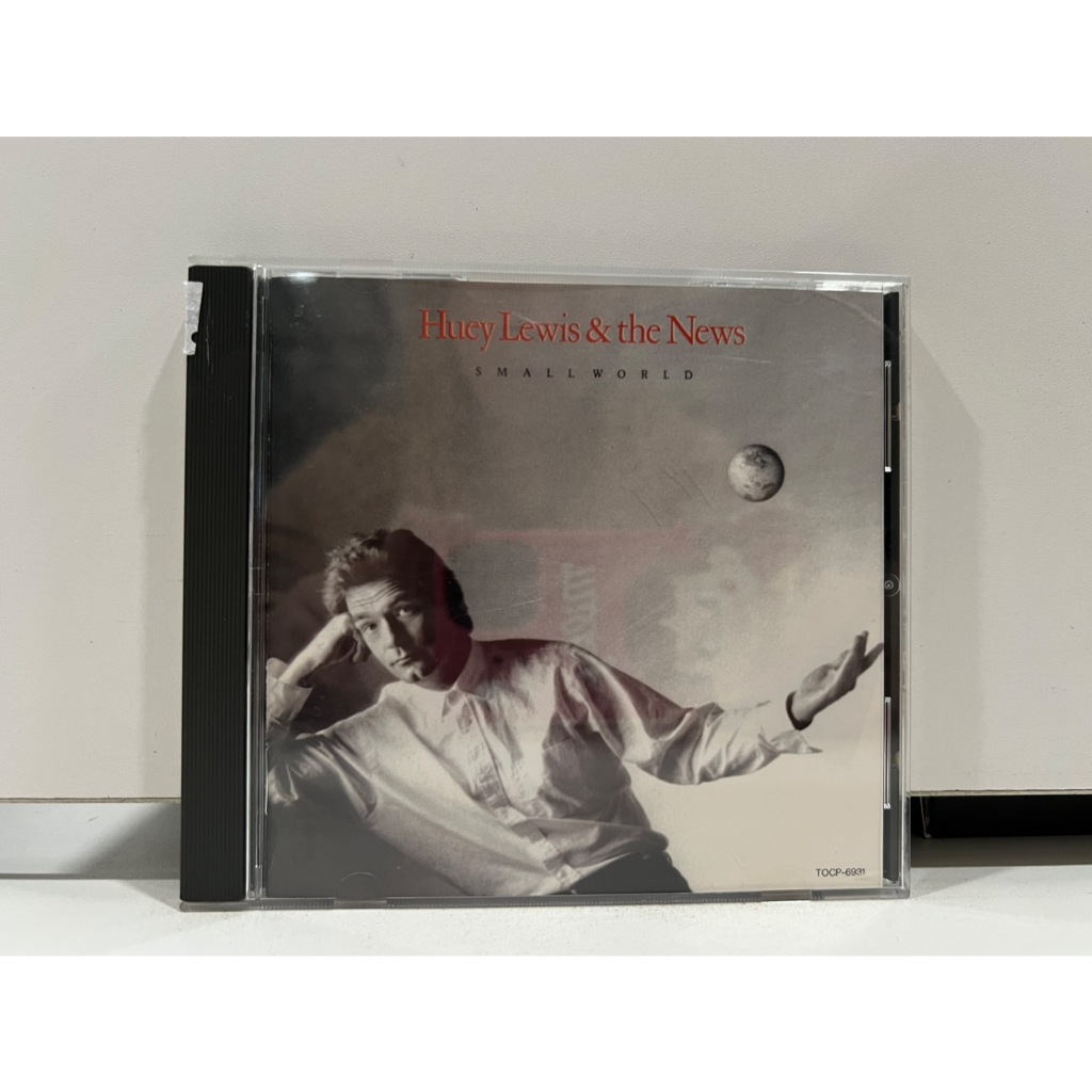 1 CD MUSIC ซีดีเพลงสากล HUEY LEWIS & THE NEWS/SMALL WORLD (B3F54)