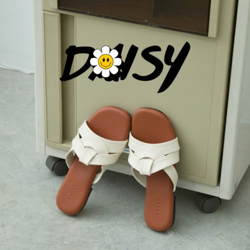Daisy รองเท้าแตะเบสิคใส่แล้วสวยแพง เสริมฟองน้ำหนานุ่ม รองเท้าแบบสวม