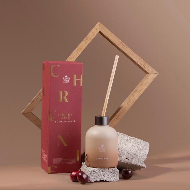 REUNROM รูมดิฟฟิวเซอร์ 200ML CHRISMAS รื่นรมย์ กลิ่น CHERRY WINE