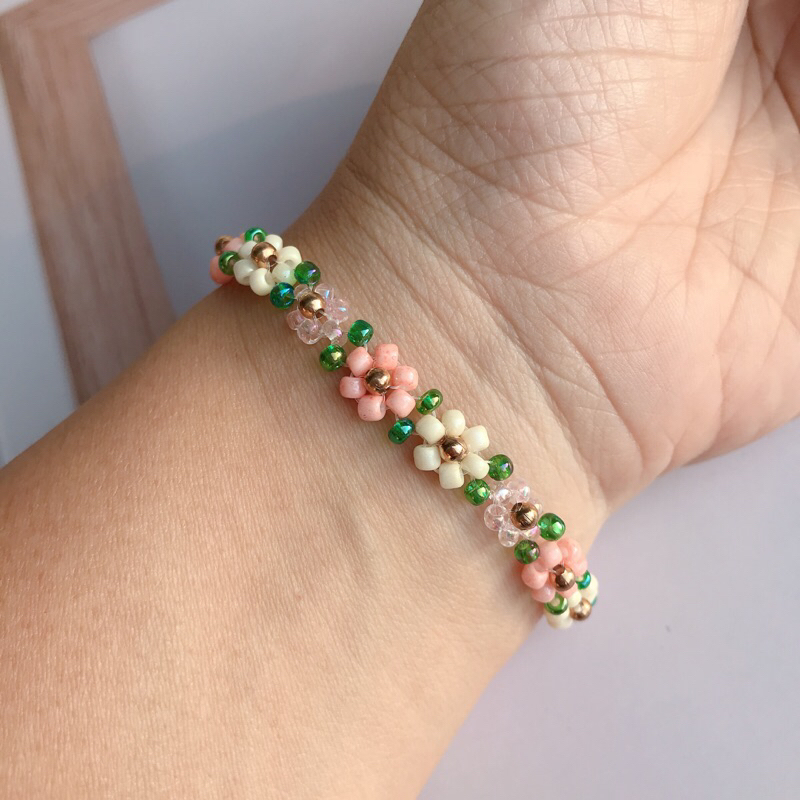 Pantheadesign กำไลลูกปัดดอกไม้เกรดดี โทนสีเยอะมาก - รูปที่ 5