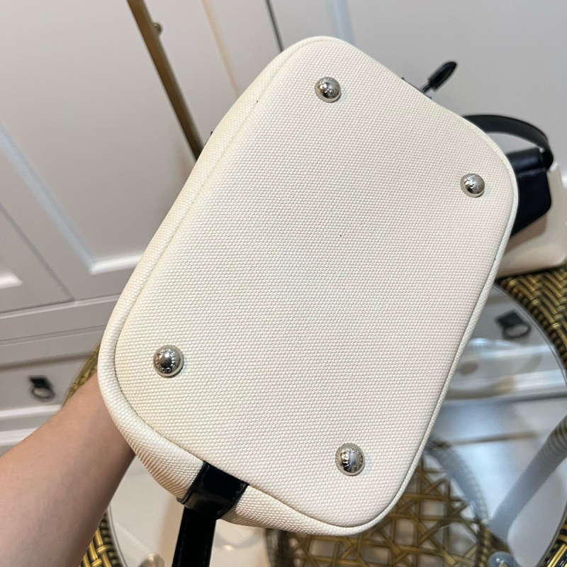 #9926 🤎Bucket bag 🤎 รอบนี้เป็นผ้าแคนวาสคุณภาพสูง ผสมหนังPU ของCicelle มากับน้องกระเป๋าจิ๋วด้วยย😍💕