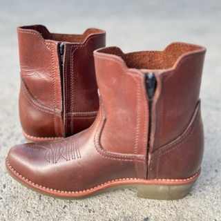 บู๊ทเหัวแหลมหุ้มข้อซิป หนังแท้100% พื้นกันไฟกันน้ำมัน กัน สะ…