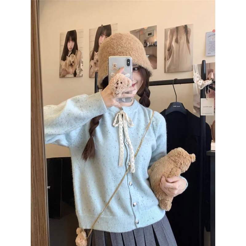 CHERISH (พร้อมส่ง) เสื้อแขนยาว ไหมพรม คอกลมลูกไม้ กระดุมหัวใจ ลายจุด