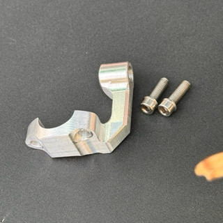 หูกระจก ปั้มบนรอสซี่  งานCNC หูกระจกปั้มข้างขวา มีน็อตแถม2ตั…