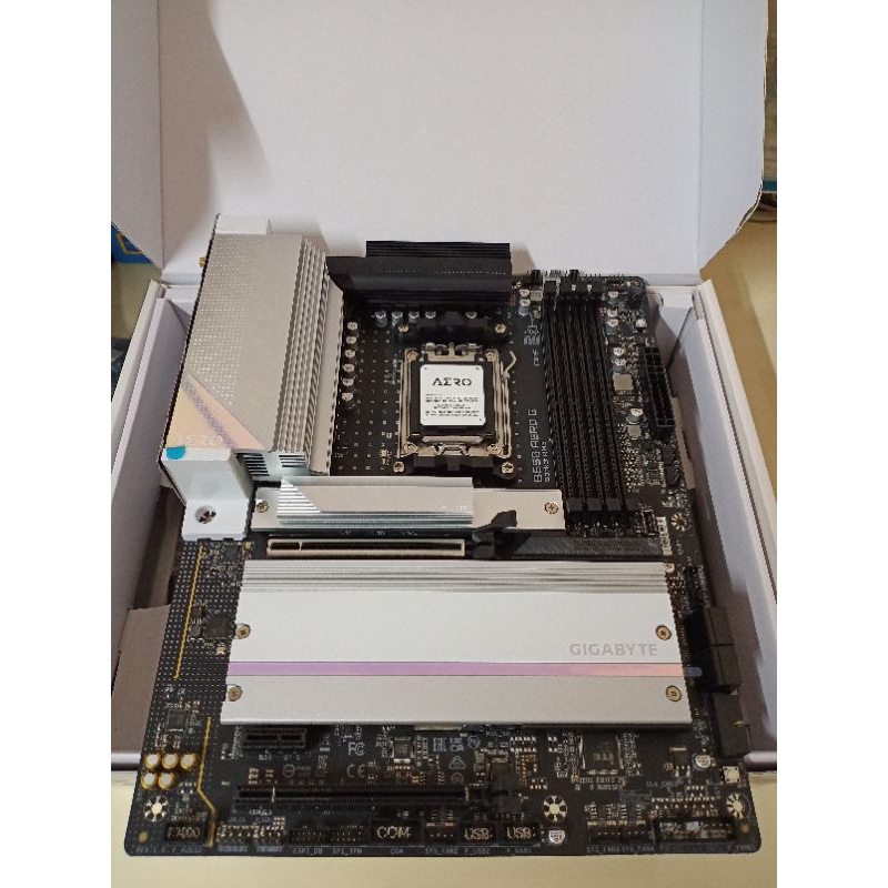 [มือสอง] เมนบอร์ด GIGABYTE B650 AERO G (AMD Socket AM5)