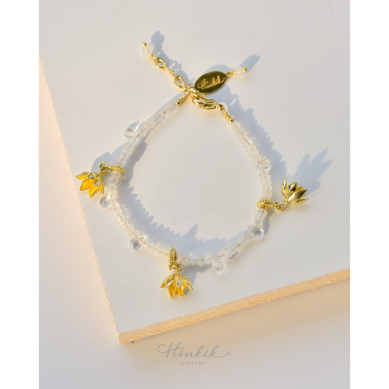 สร้อยข้อมือ ดอกพิกุล ดอกไม้ไทย ประดับหินแท้ มูนสโตน ไวท์โทปาส