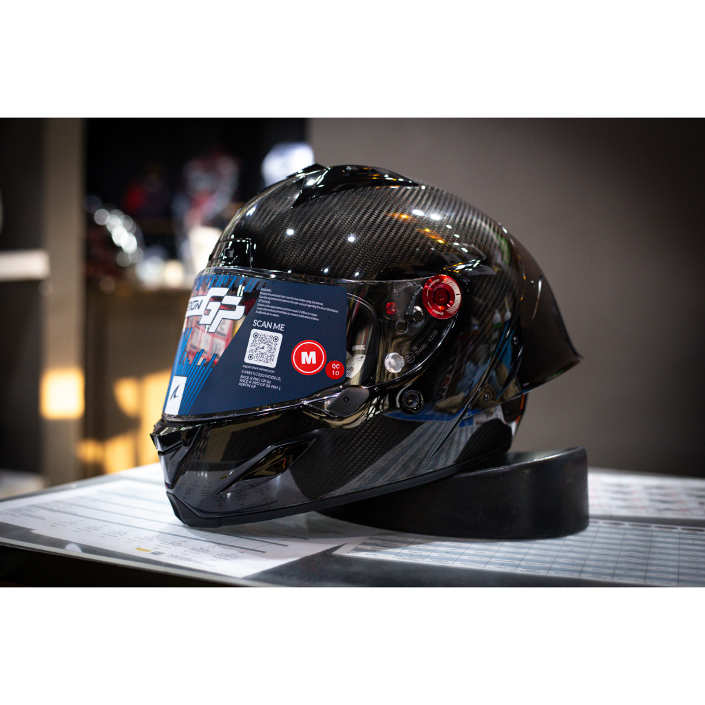 หมวกกันน็อคเต็มใบ SHARK รุ่น AERON GP Full Carbon