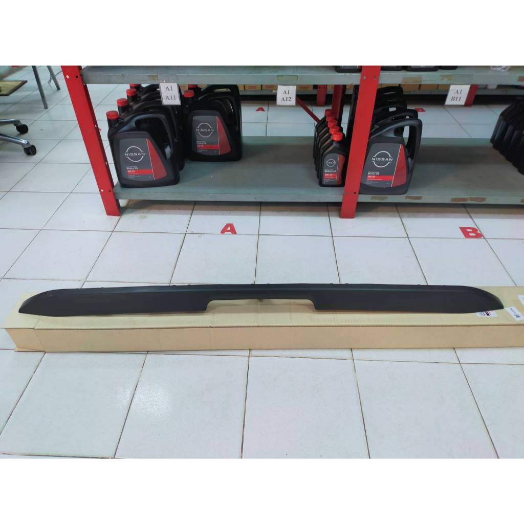 สปอยเลอร์หลัง (ไม่ทำสี) สำหรับ NISSAN NAVARA NP300 สินค้าอะไหล่แท้นิสสัน