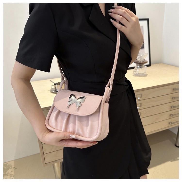 Fashion กระเป๋าสะพายข้าง หนังPU ขนาดกะทัดรัด จุของได้เยอะ มีสีให้เหลือก 5สี  สไตล์เกาหลี พร้อมส่งจากไทย B-880