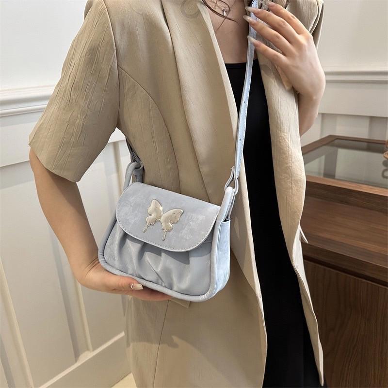Fashion กระเป๋าสะพายข้าง หนังPU ขนาดกะทัดรัด จุของได้เยอะ มีสีให้เหลือก 5สี  สไตล์เกาหลี พร้อมส่งจากไทย B-880