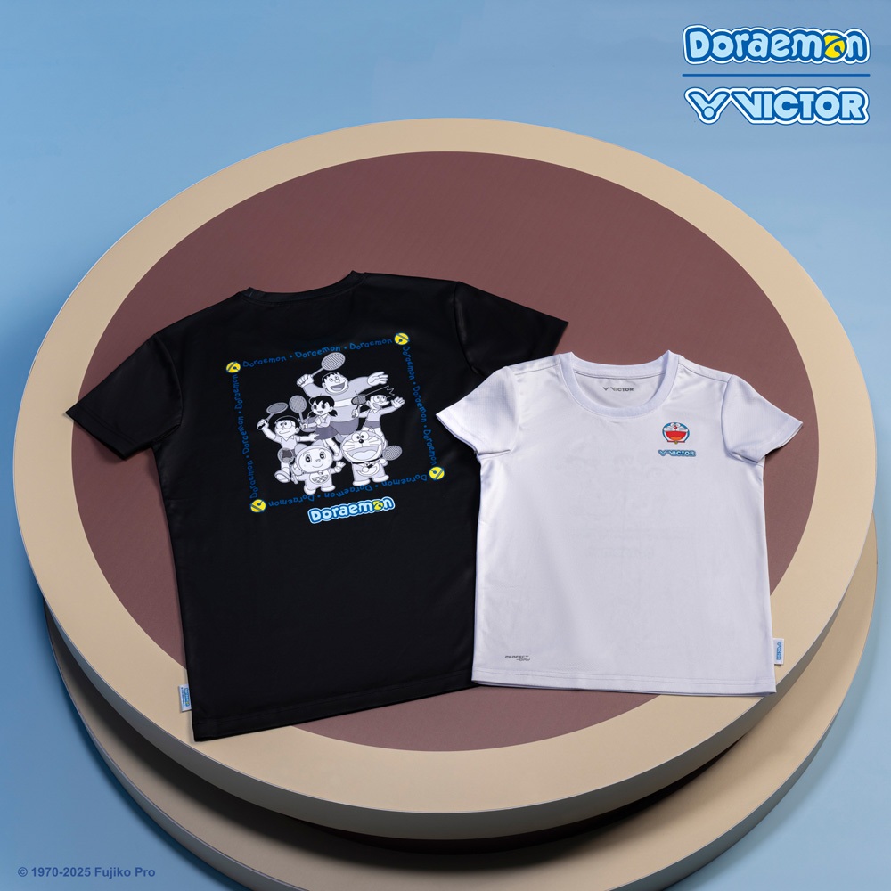 VICTOR x DORAEMON เสื้อกีฬาแบดมินตัน รุ่น T-504DRM (ผู้ใหญ่)
