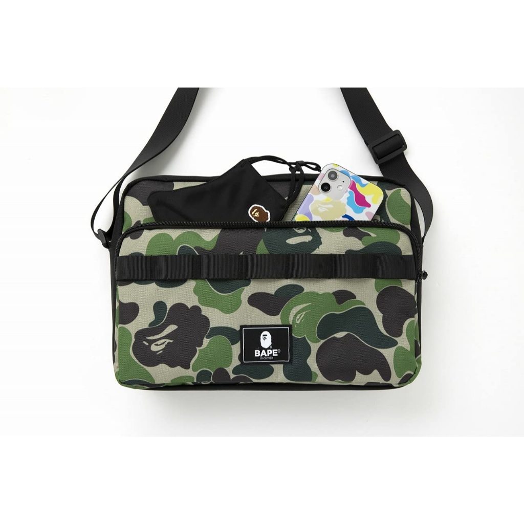 กระเป๋า ​BAPE สะพายข้าง ลายพราง ใบใหญ่ ใส่ไอแพดได้😍