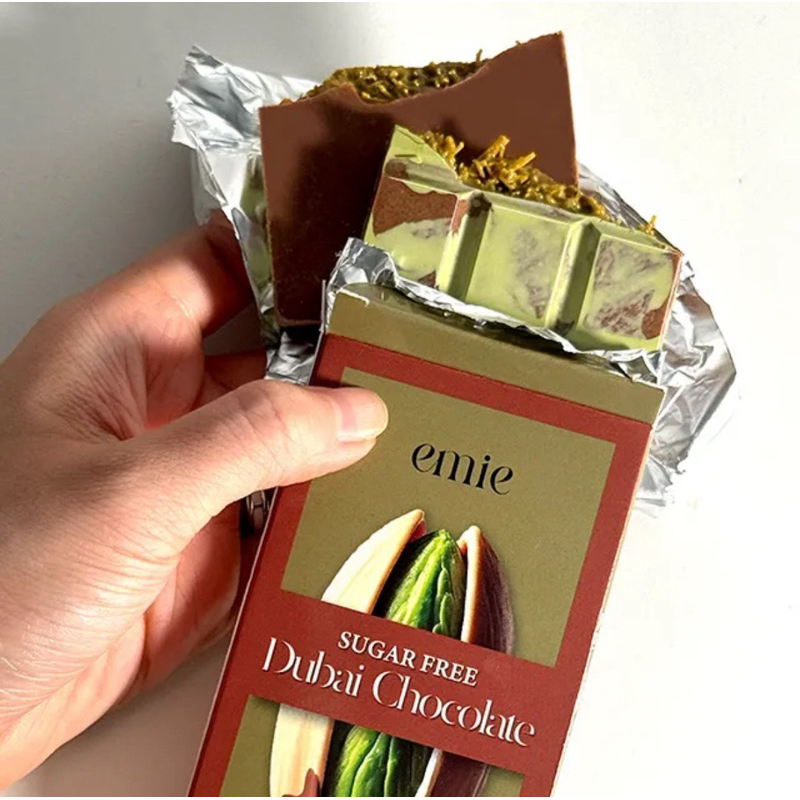 ✅รับหิ้วตรงจากร้าน 💖 กทม. 🚚✨ ส่งด่วนวันเดียวถึง 📦💨 Sugarfree Dubai Chocolate จากร้านดัง Emie 🍫🌈