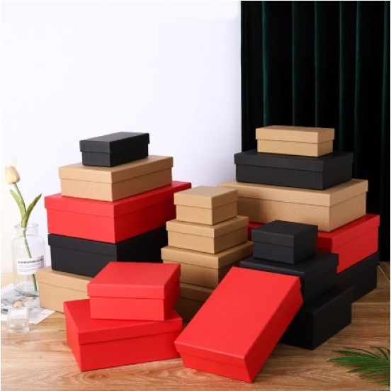 กล่องของขวัญ กล่องเซอร์ไพรซ์ สี ขาว แดง ดำ หลายขนาด เรียบ หรู Present Box Surprise Red White Black