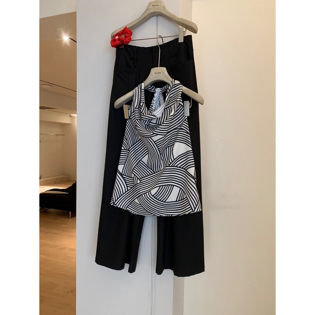 WG.WE graphic blouse 🖤