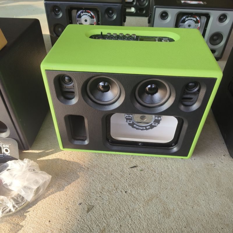 ลำโพง bluetooth ขนาด 6.5 นิ้วเสียงกลาง 4 นิ้วแหลม 2 นิ้วแบต13 โวลท์ 6,000 มิลลิแอมป์