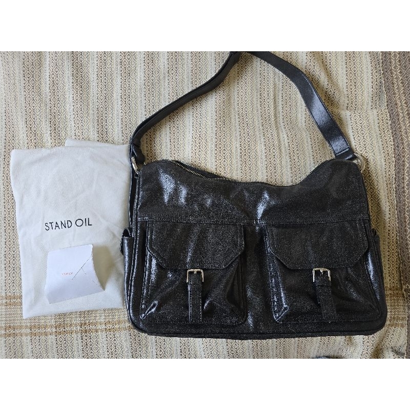 Used กระเป๋า Stand Oil รุ่น Joey Bag สีดำ ของแท้ ใช้น้อย ใส่ Ipad Pro ได้