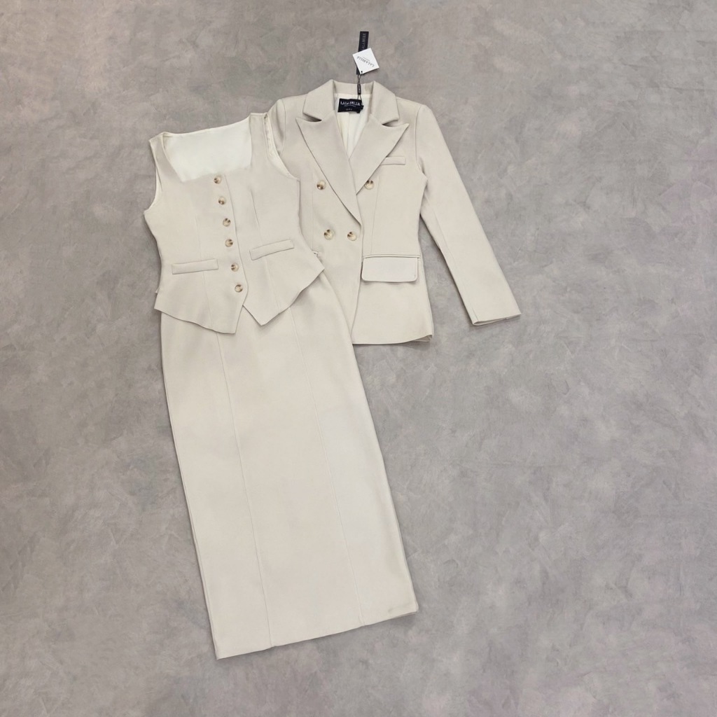 THE CLOSETA : LB425ชุดเซ็ท3ชิ้นเสื้อแขนกุดกระดุมหน้าใส่คู่กระโปรงยาวทรงสอบพร้อมเสื้อสูทแขนยาวเข้าชุด - รูปที่ 4