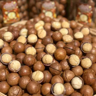 1แถม1 ถุงละ300g.แมคคาเดเมีย เม็ดใหญ่ เปลือกบาง เนื้อเยอะ ตุ๊กกี้ตัวแสบ