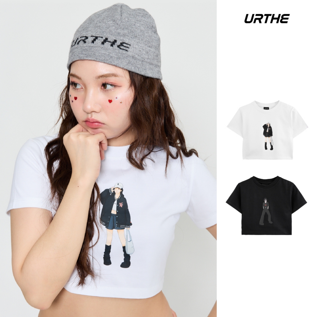 URTHE - เสื้อครอป เเขนสั้น สกรีนลาย Col. FUR24