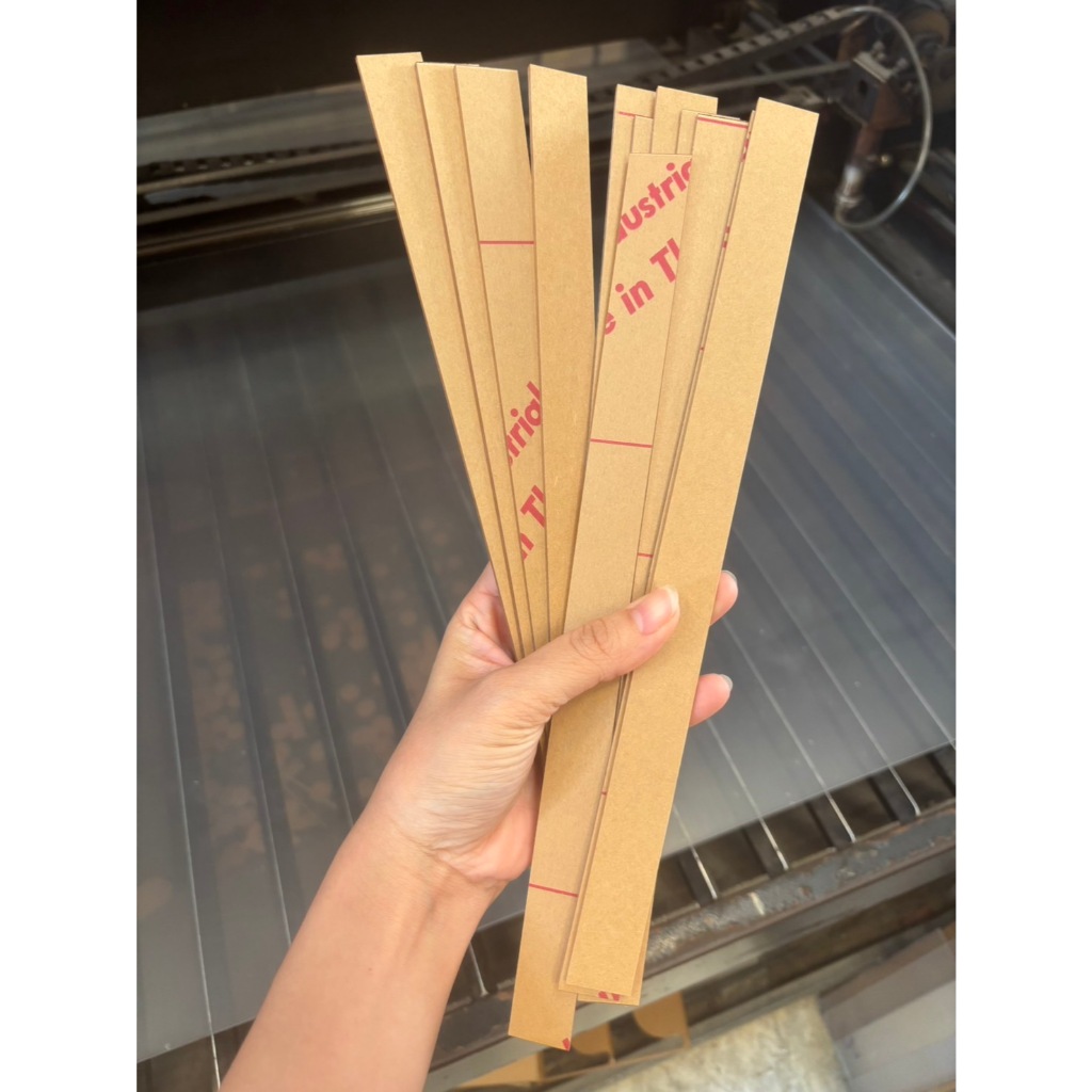 แผ่นอะคริลิคใส 2 มิล แผ่นตัดแล้ว ขนาดสั้น-ยาว ขนาด 2x30 ซม. และ ขนาด 2x20 ซม.
