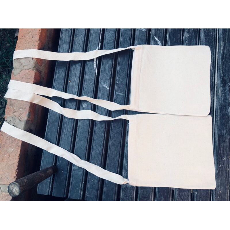 กระเป๋าผ้าดิบขนาด 7*9 นิ้วมีซิปใส่ของได้เยอะราคาถูกใบละ19บาท