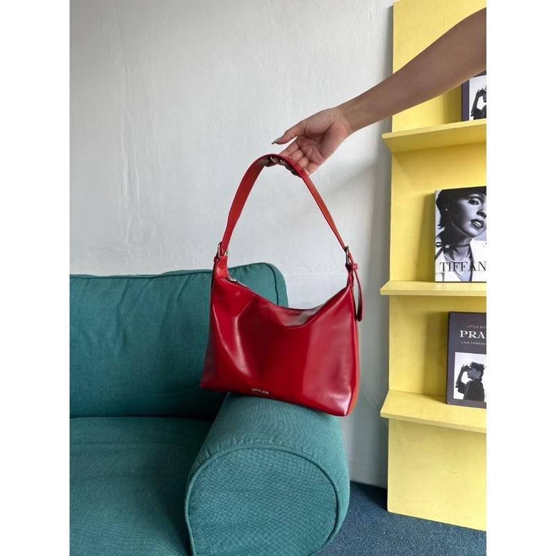 กระเป๋าแบบในภาพ แบรนด์ kappa bkk  มือ1ยังไม่เคยใช้งาน