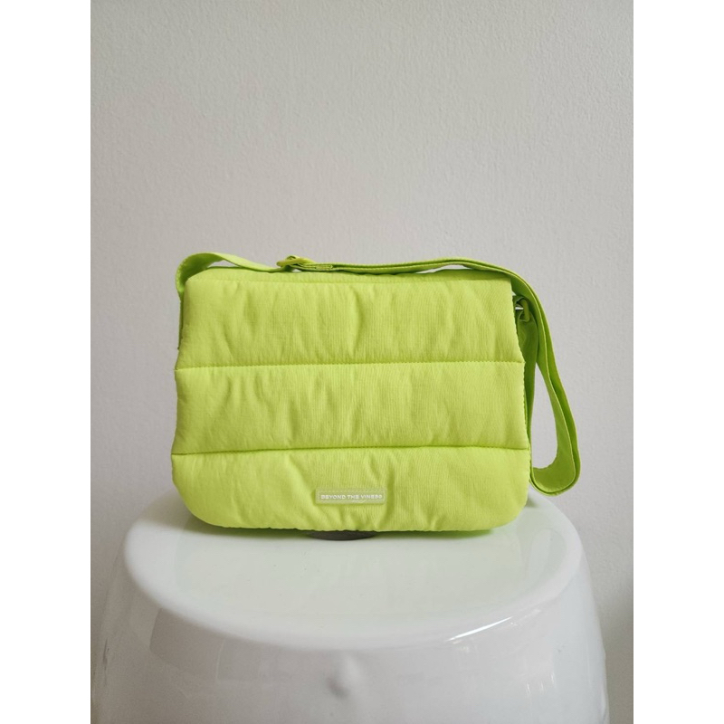 กระเป๋า Beyond the vines