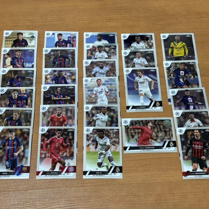 การ์ดฟุตบอล พรีเมียร์ลีค กล่อง Topps Chrome การ์ดแข็ง ทีม บาเซโลน่า รีลมาดริด และนักเตะชั้นนำทีมต่างๆ